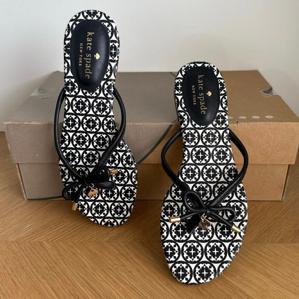 Kate Spade Mistic Bow ‘Black/White’ Women Thong Slip On Sandals- SZ 6